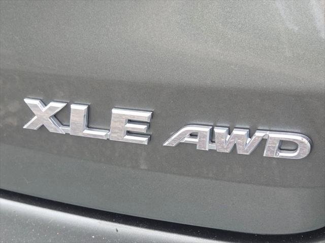 Certified Used 2017 ALUMINA JADE METAL Toyota  image 29