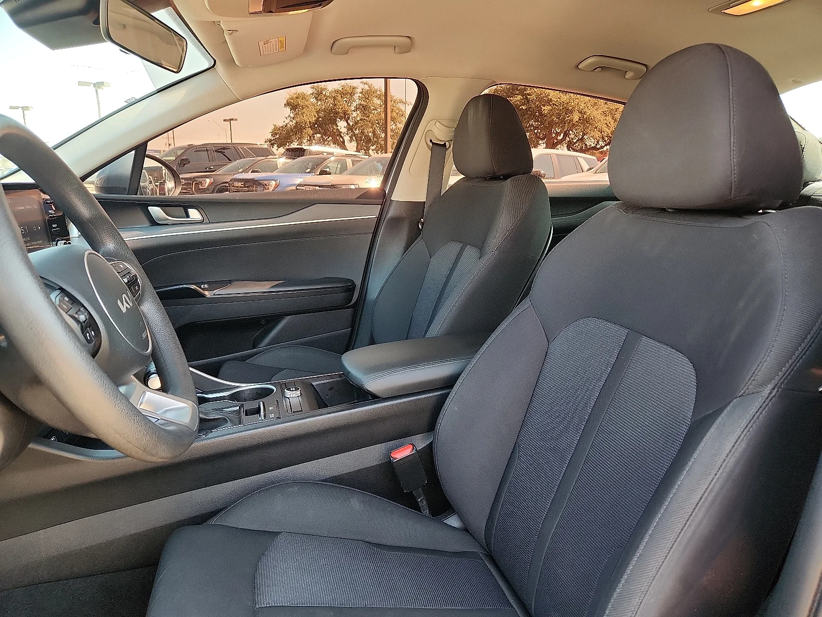Used 2023 Silver Kia LXS image 12