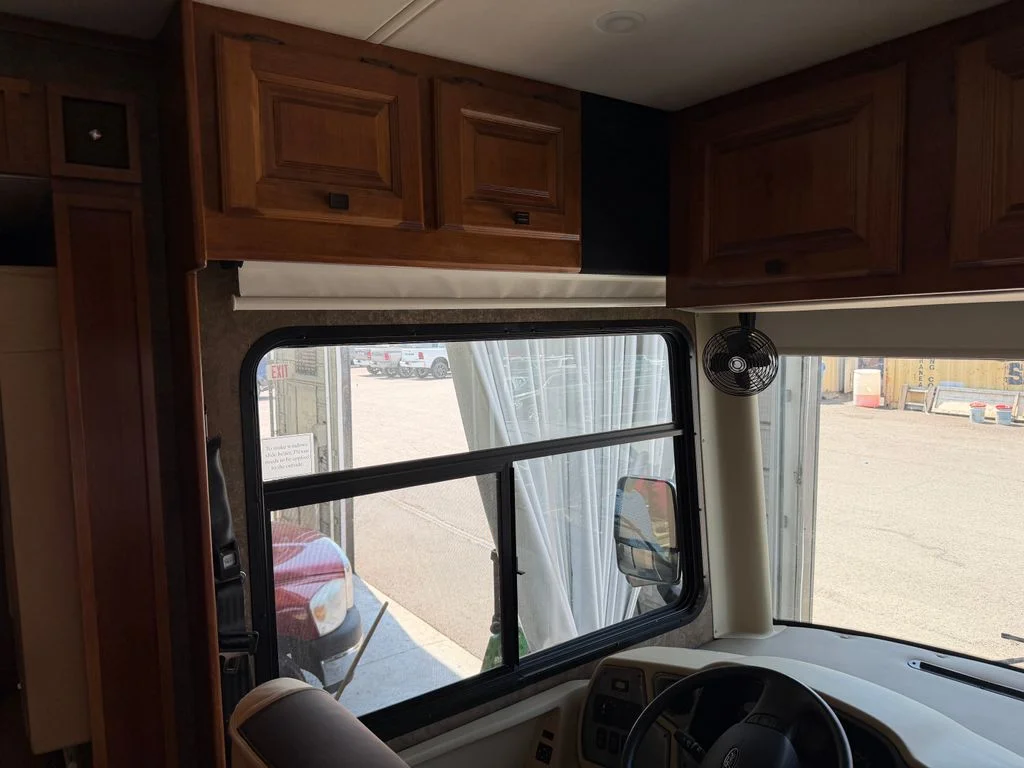 Used 2014  Tiffin  image 120