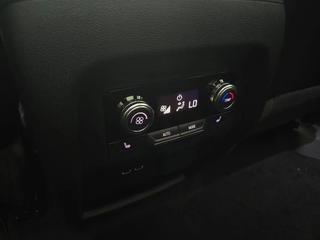 2026 GMC Acadia Elevation - Photo 9