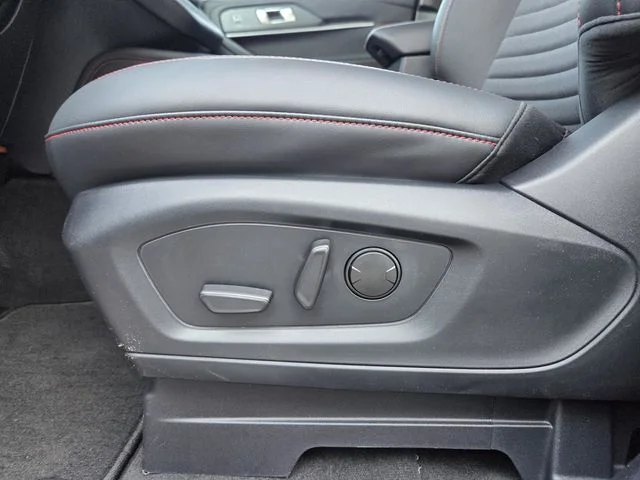 New 2026 Rapid Red Metallic Tinted Clearcoat Ford ST-Line image 24
