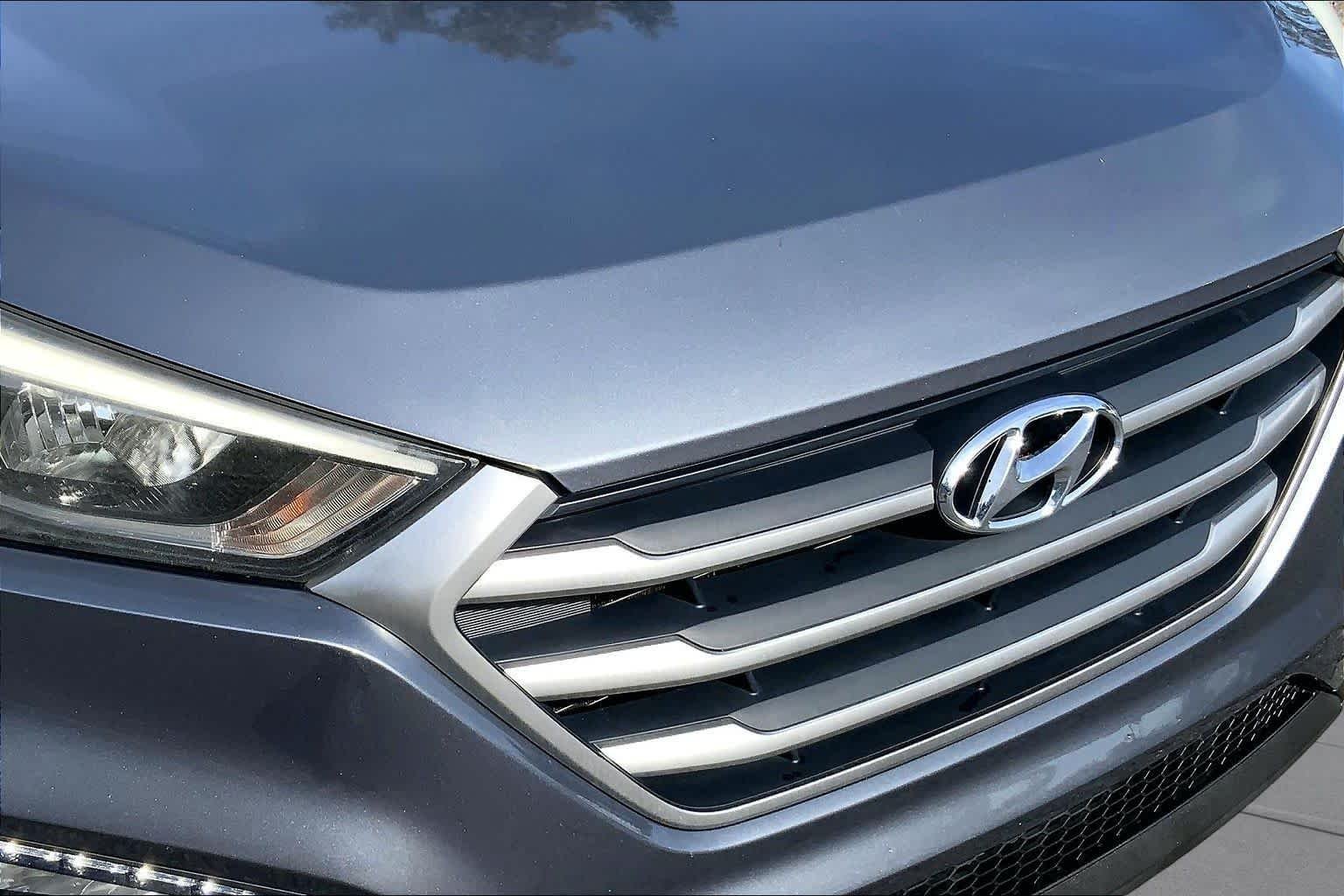 Used 2017 Coliseum Grey Hyundai SE image 29
