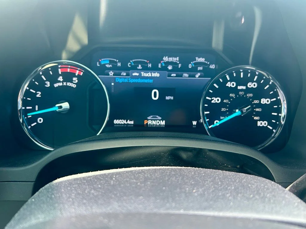 Used 2022 Gray Ford Lariat image 9