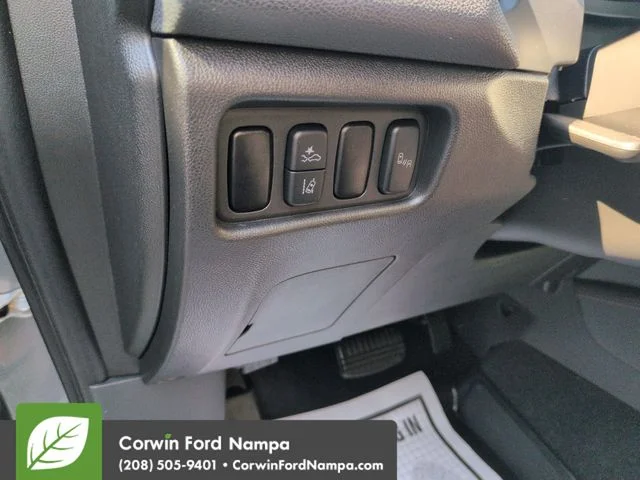 Used 2022 Mercury Gray Metallic Mitsubishi  image 13