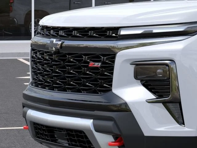 Used 2026 Polar White Tricoat Chevrolet Z71 image 13