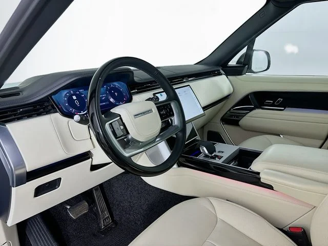 Used 2025 White Land Rover Autobiography image 9