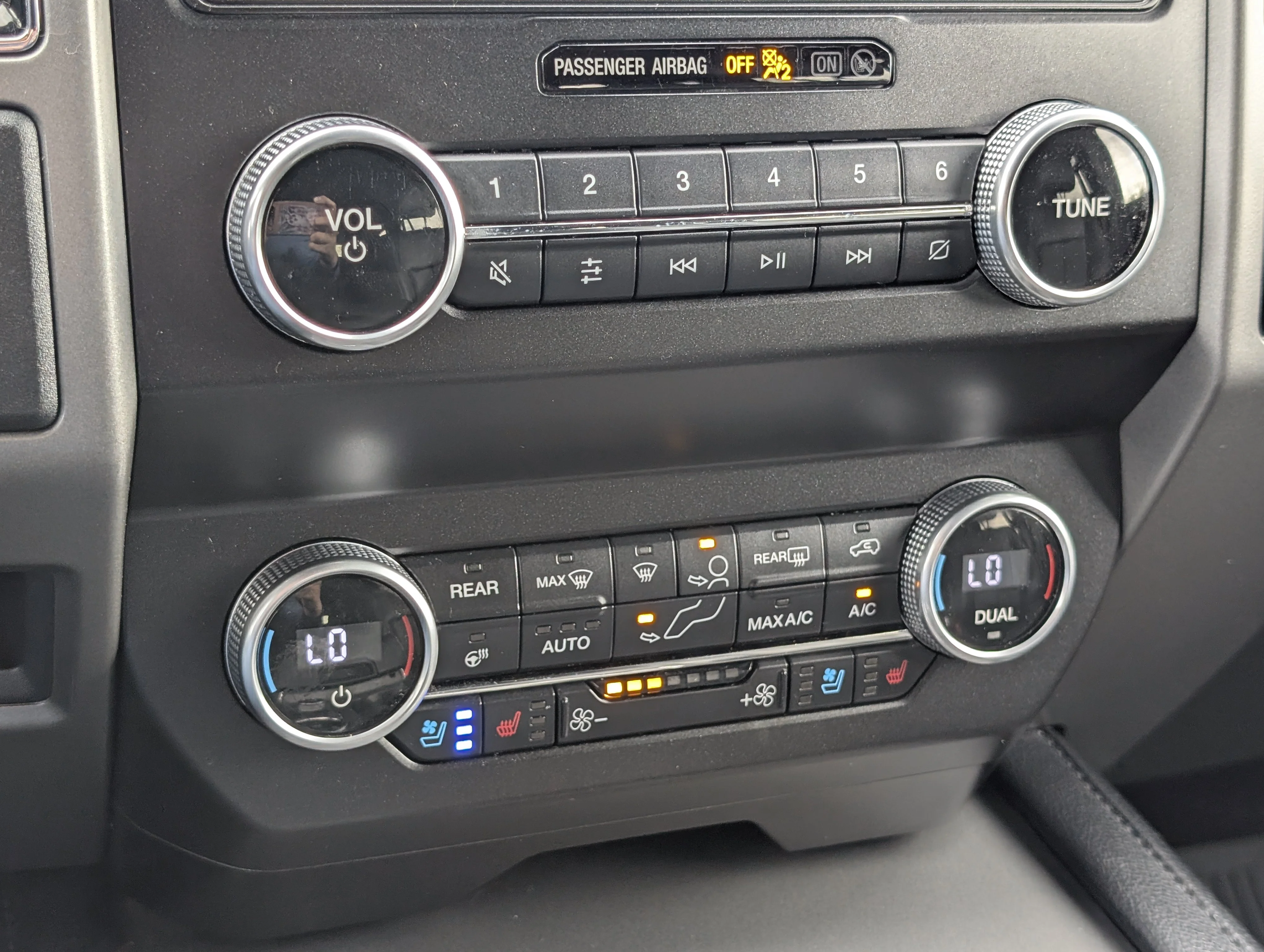 Used 2021 Agate Black Ford XLT image 31
