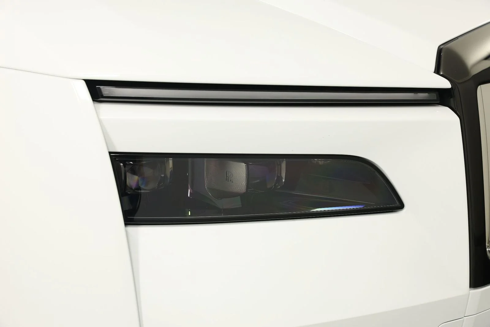 New 2025 Arctic White Rolls-Royce Black Badge image 28