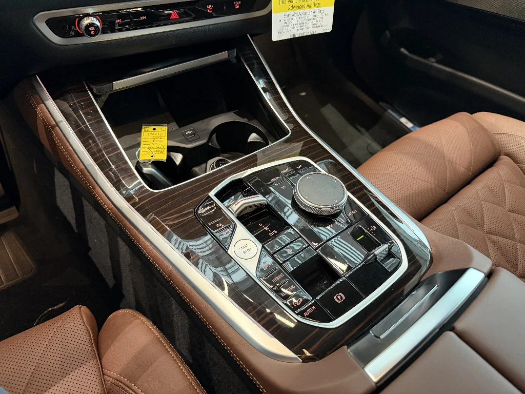 New 2026 Mineral White Metallic BMW xDrive50e image 10