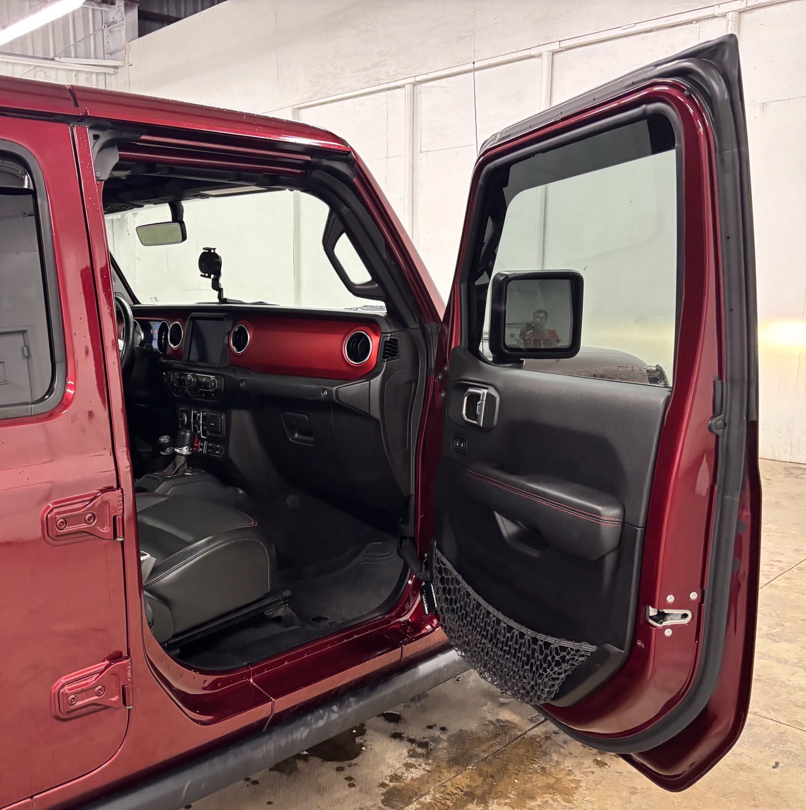 Used 2021  Jeep Rubicon image 17