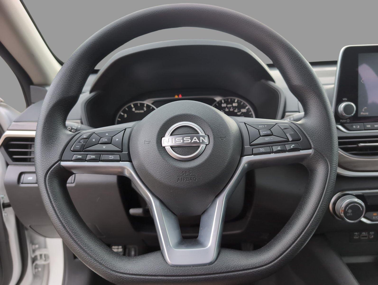 2025 Nissan Altima SV - Photo 28