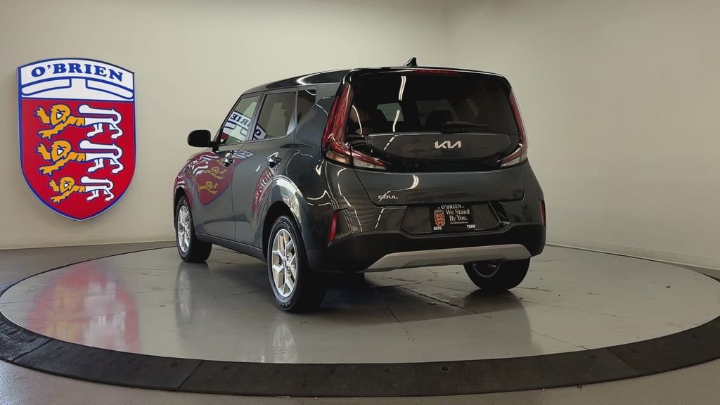 Used 2025  Kia LX image 6