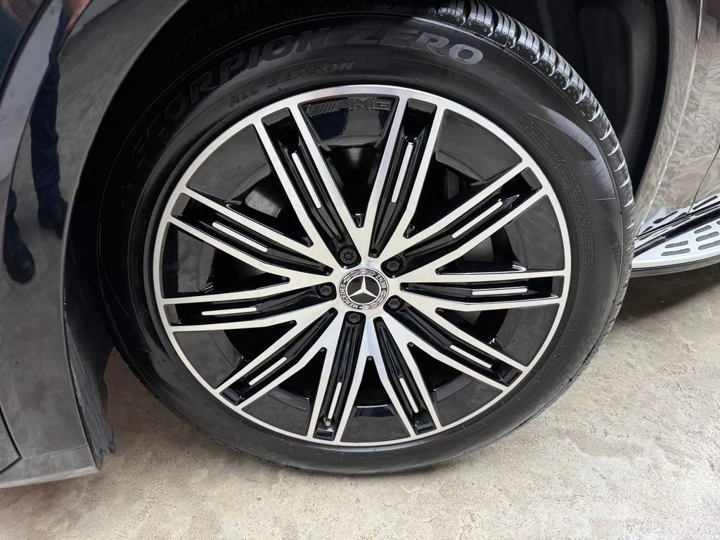 Used 2024 Green Mercedes-Benz 450 image 26
