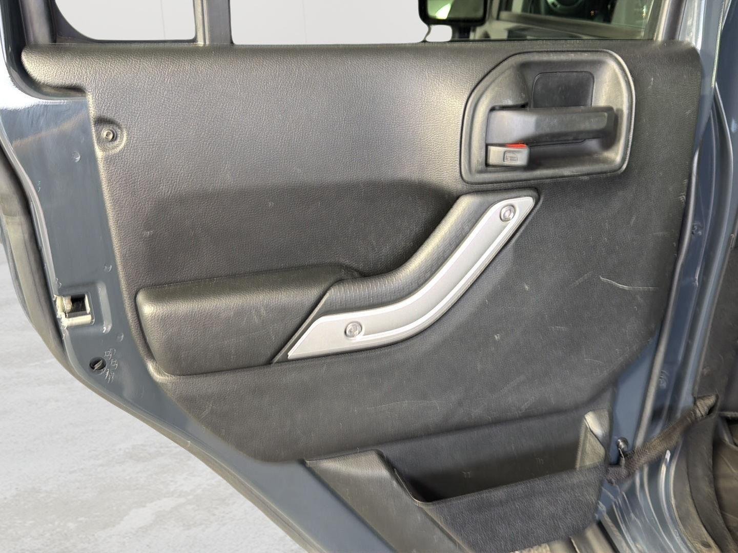 Used 2017 Rhino Clearcoat Jeep Rubicon Hard Rock image 22