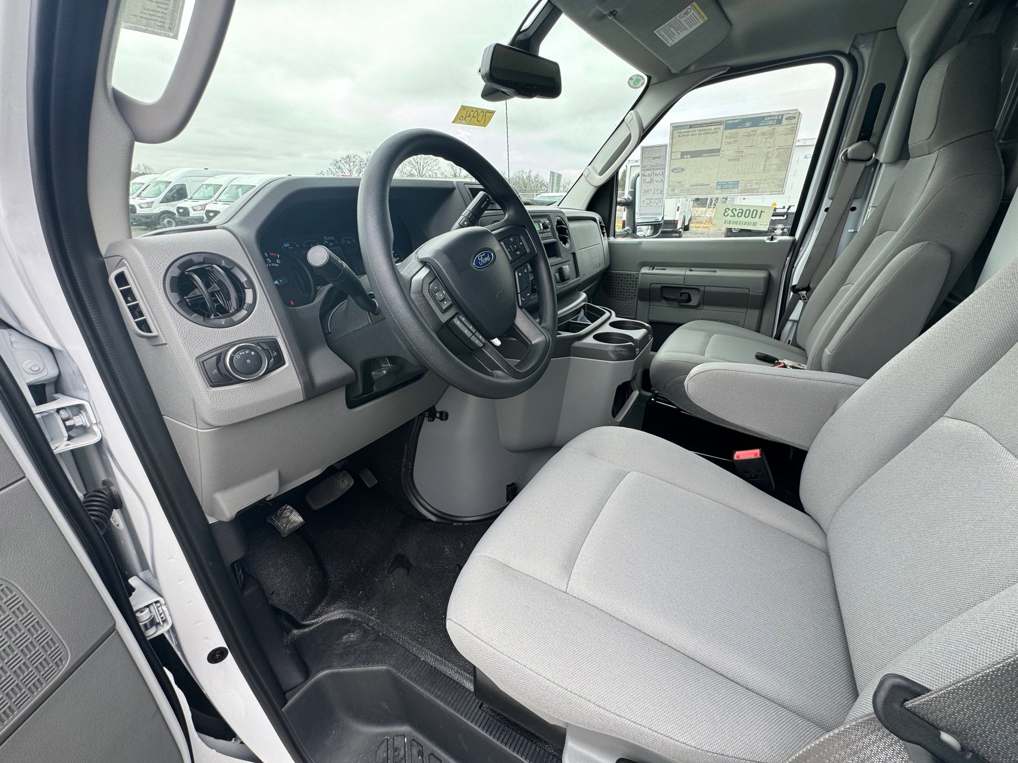 New 2026 Oxford White Ford  image 4