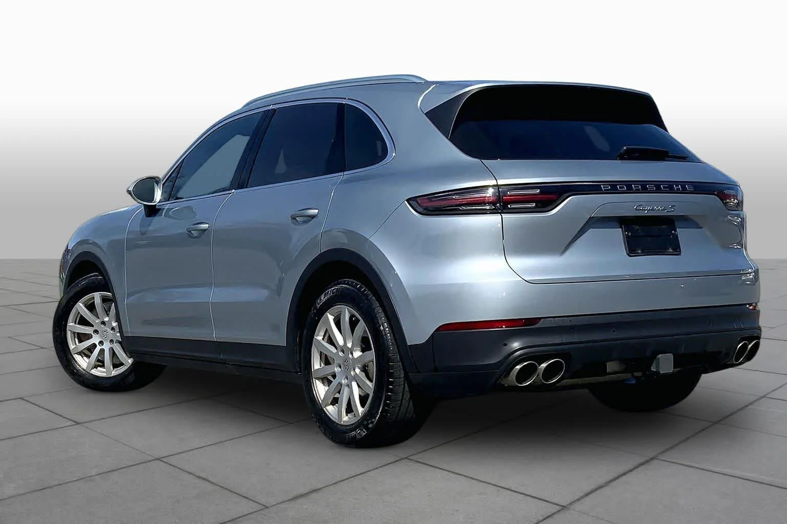 Used 2020 Dolomite Silver Metallic Porsche S image 21