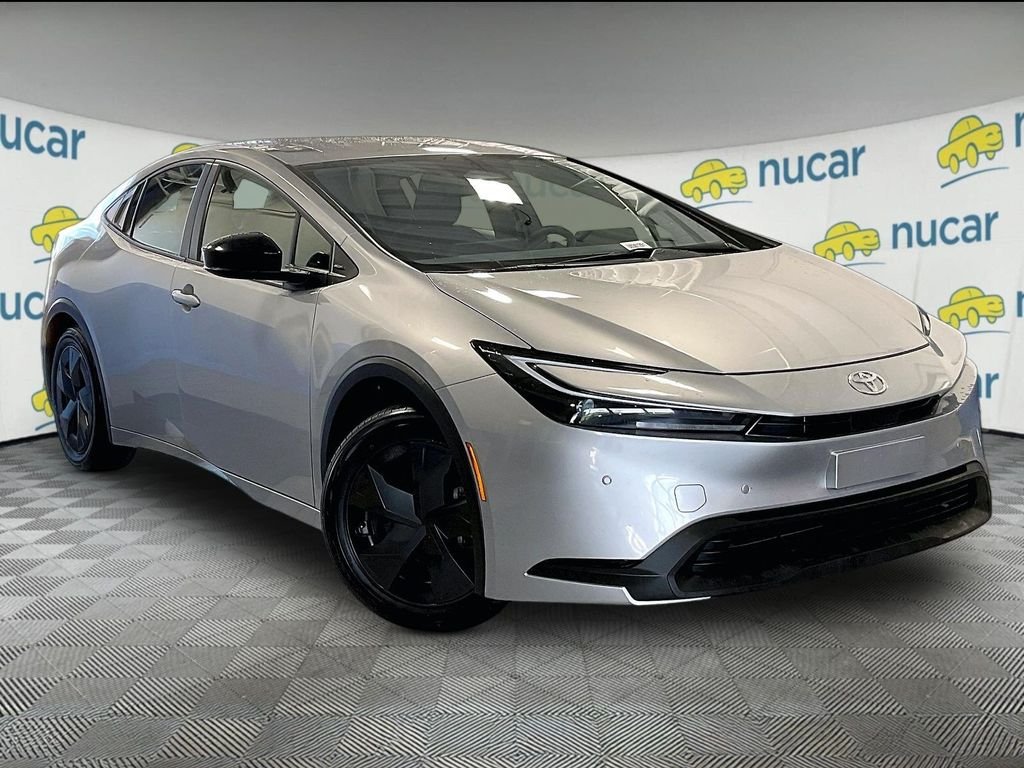 Used 2025  Toyota LE image 1