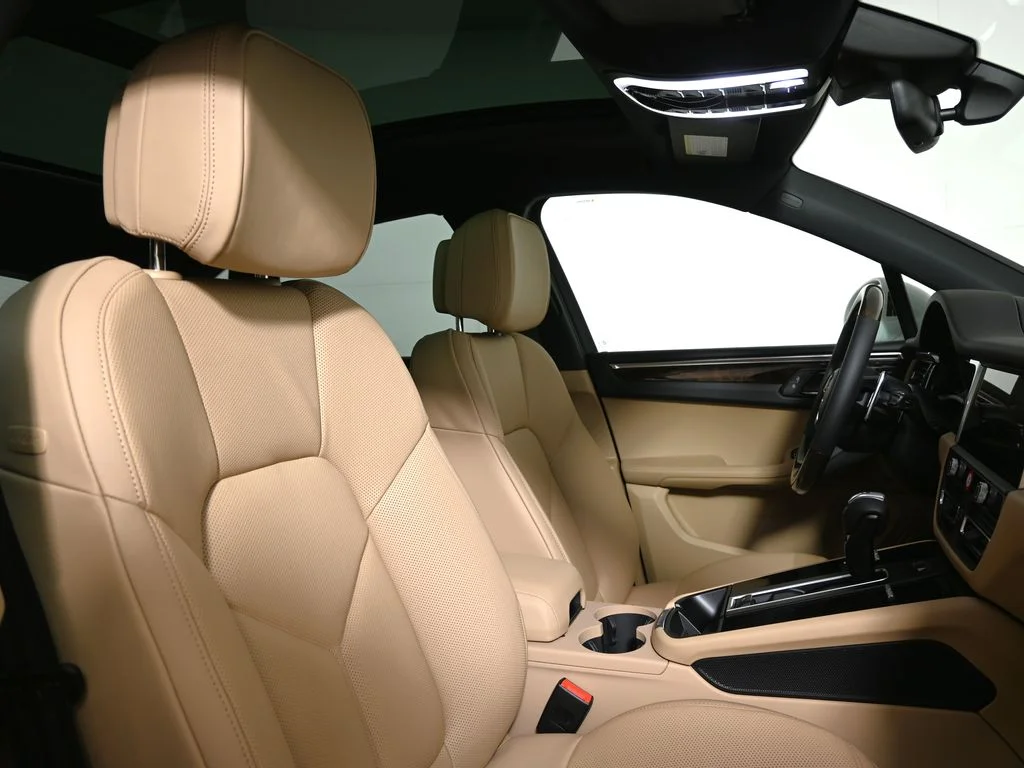 2026 Porsche Macan - Photo 40