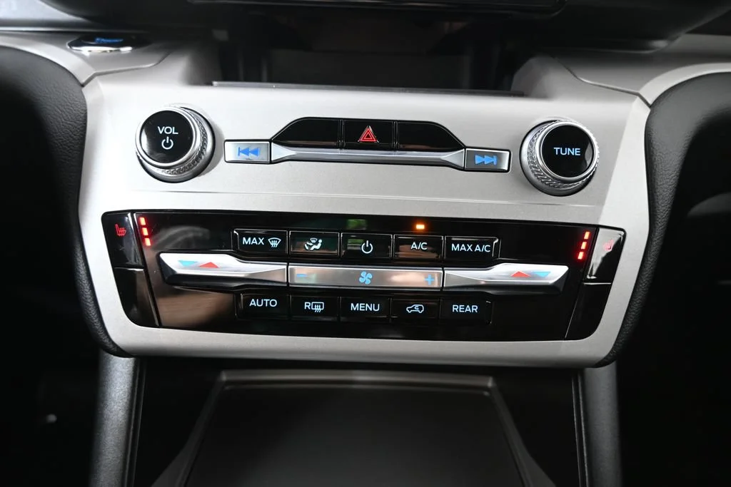 Used 2023 Black Ford XLT image 30
