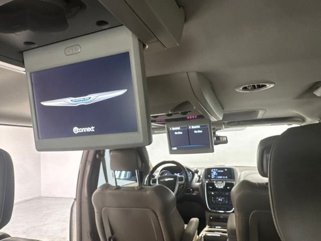 Used 2015 Beige Chrysler Limited image 23