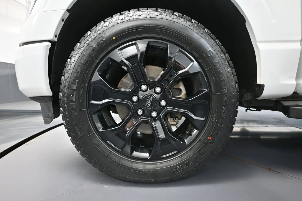Used 2022 White Ford Lariat image 19