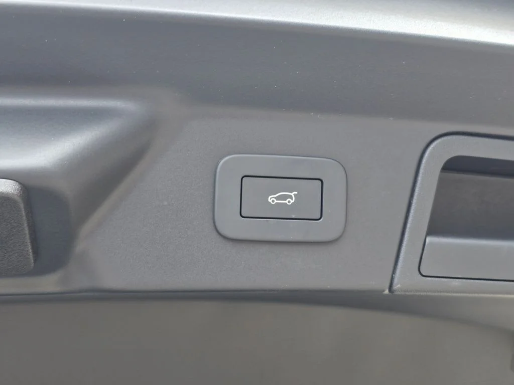 New 2026 Santorini Black LAND ROVER S image 13
