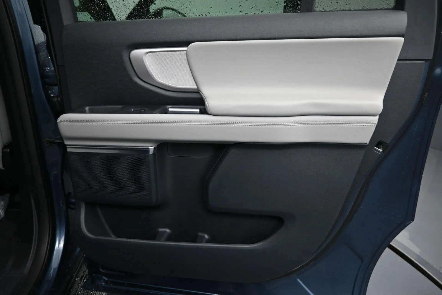 New 2027 Nocturnal Blue Metallic Ford MAX Active image 10