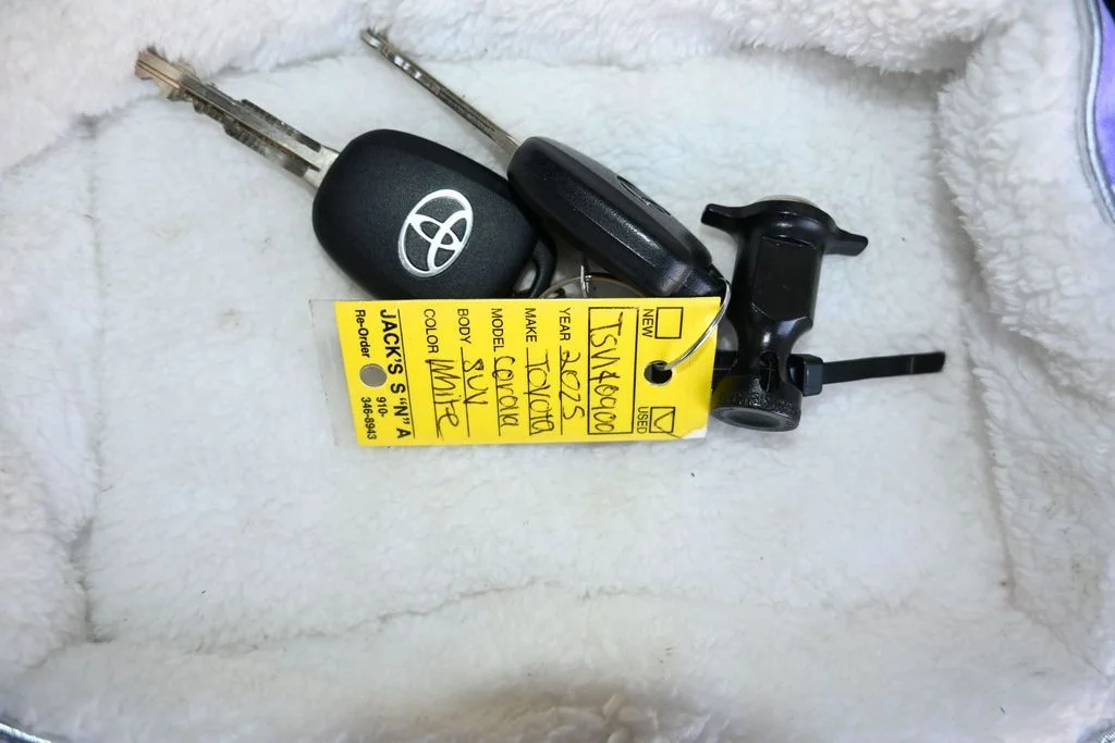 Used 2025 Beige Toyota L image 22