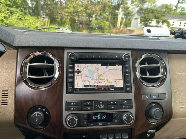 Used 2012 White Ford Lariat image 19