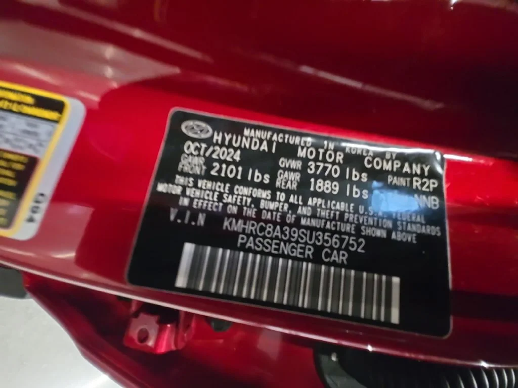 Used 2025 Red Hyundai Limited image 31
