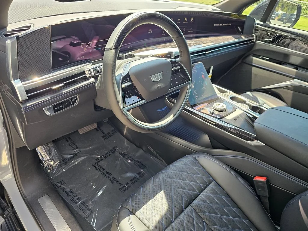 New 2026 Luna Metallic Cadillac Luxury image 22