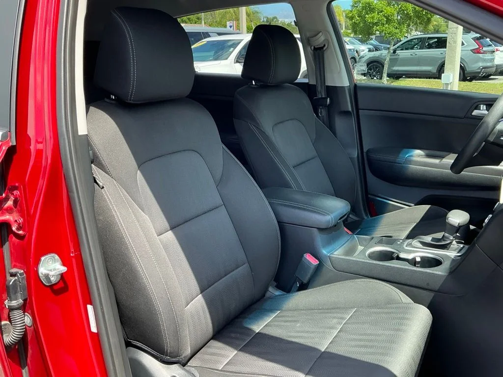 Used 2022 Red Kia LX image 24