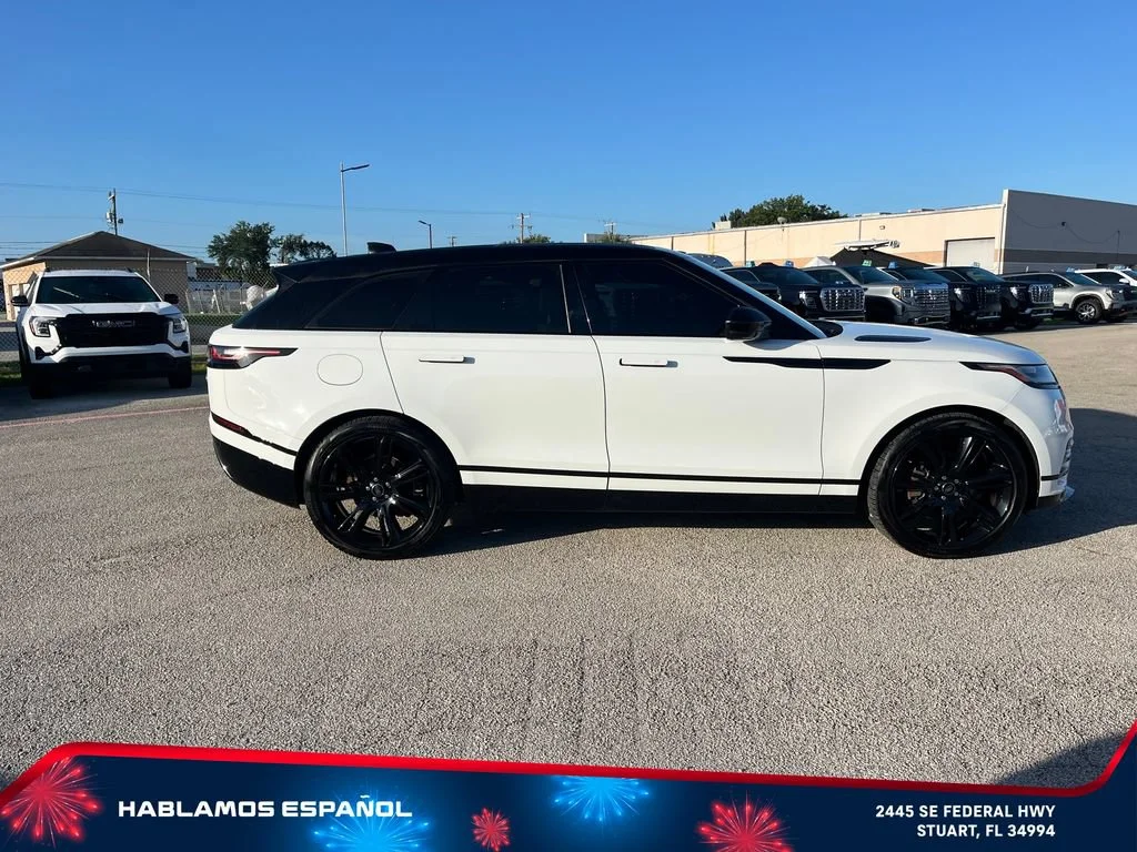 Used 2022 White Land Rover P250 R-Dynamic S image 4