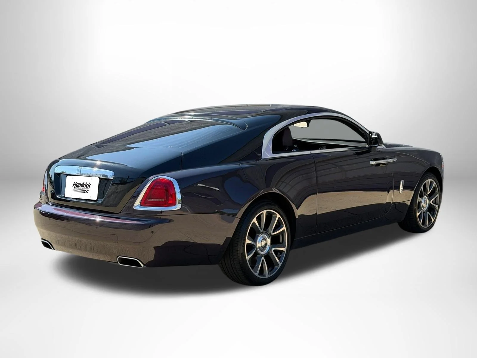 Used 2018 Twilight Purple Rolls-Royce  image 3