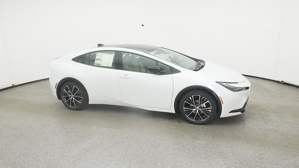 New 2025 Wind Chill Pearl Toyota XLE image 9