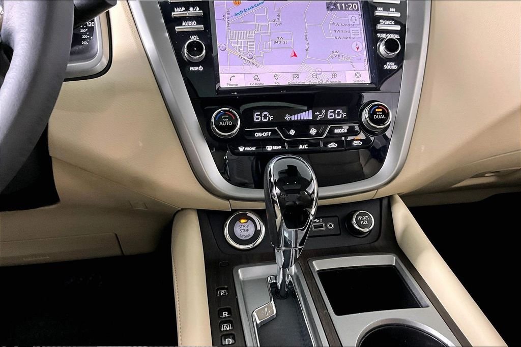 Used 2022 Red Nissan Platinum image 8