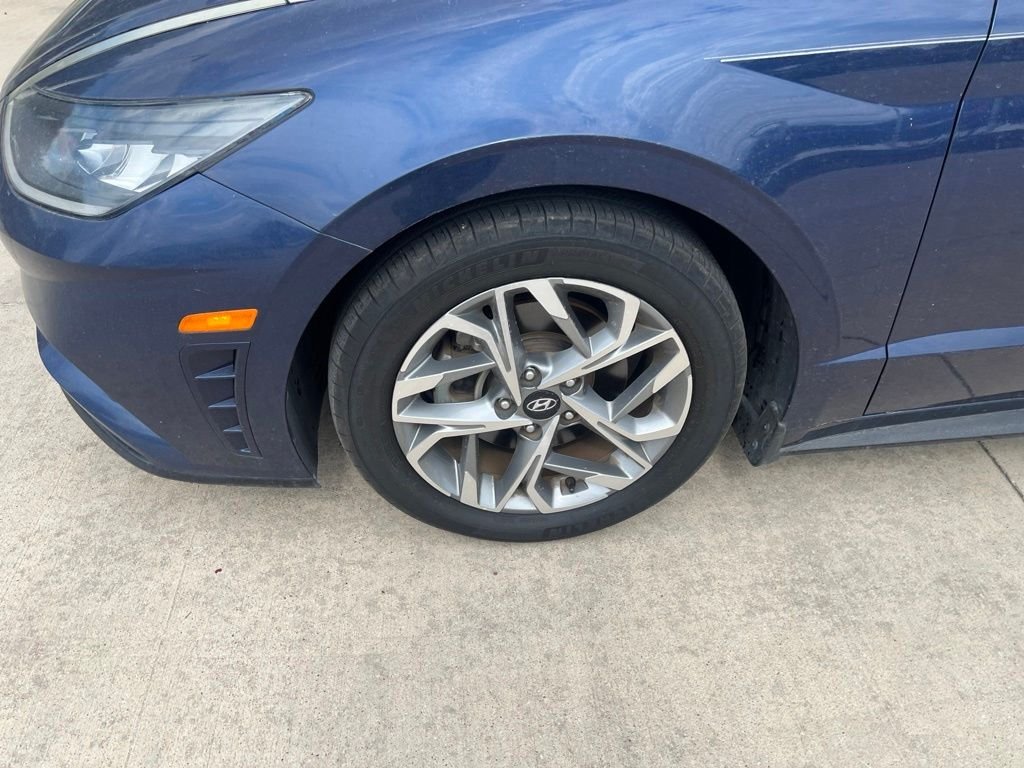 Used 2021 Blue Hyundai SEL image 2