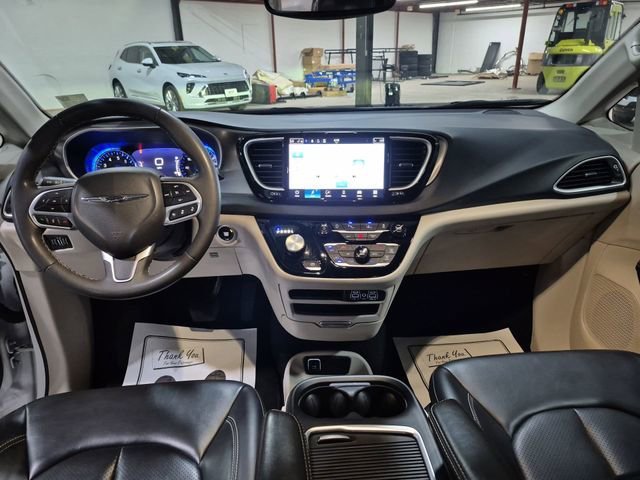 Used 2023 Bright White Clearcoat Chrysler Touring L image 19
