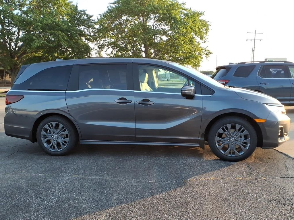 New 2026 Modern Steel Metallic Honda Touring image 16