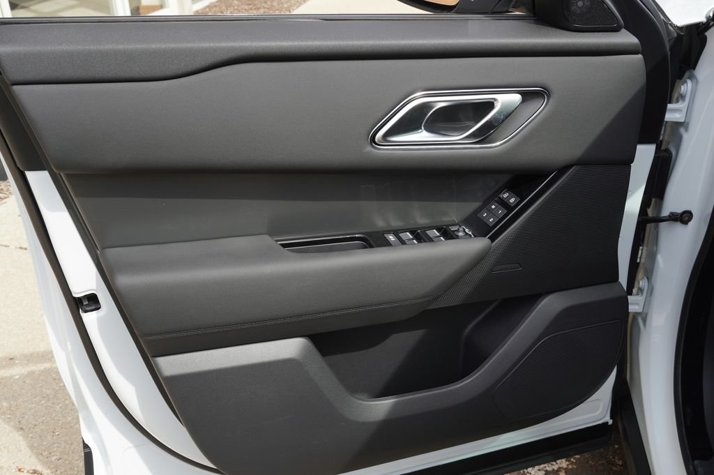New 2026 Fuji White Land Rover S image 11