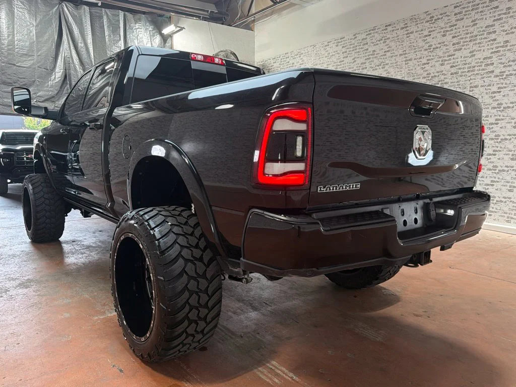 Used 2022 Diamond Black Crystal Pearlcoat Ram Laramie image 5