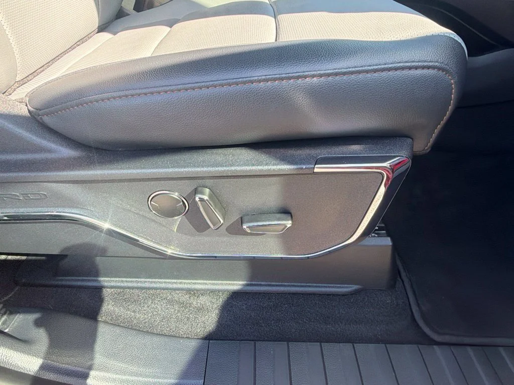 Used 2023 Red Metallic Ford Lariat image 44