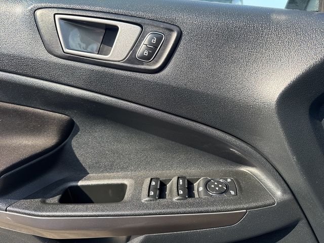 Used 2021 Blue Ford SE image 18