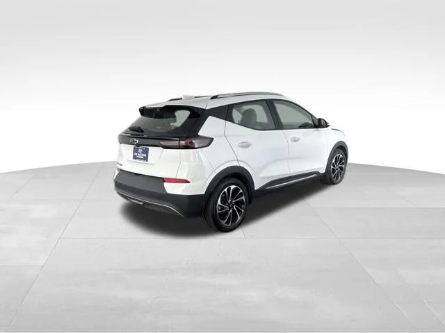 Used 2023 White Chevrolet Premier image 5