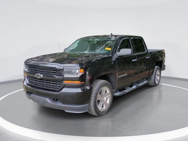 Used 2018 Black Chevrolet Custom image 4