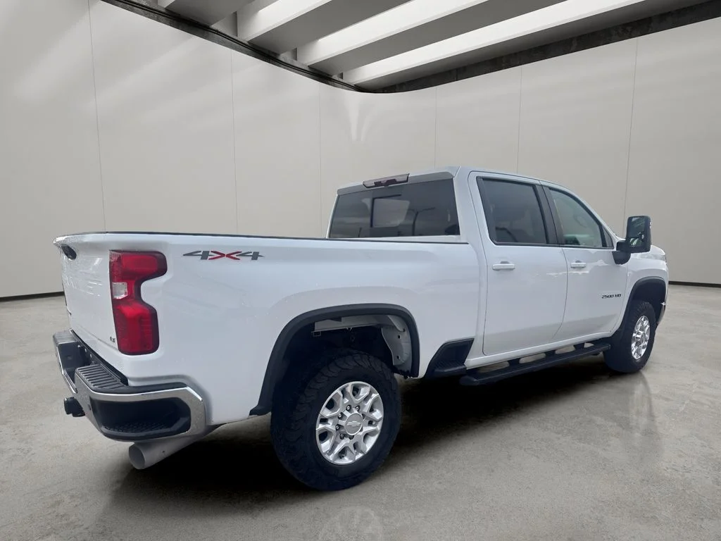 Used 2020 Summit White Chevrolet LT image 5