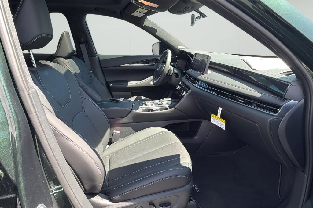 New 2027 DEEP EMERALD INFINITI Sport AWD image 15