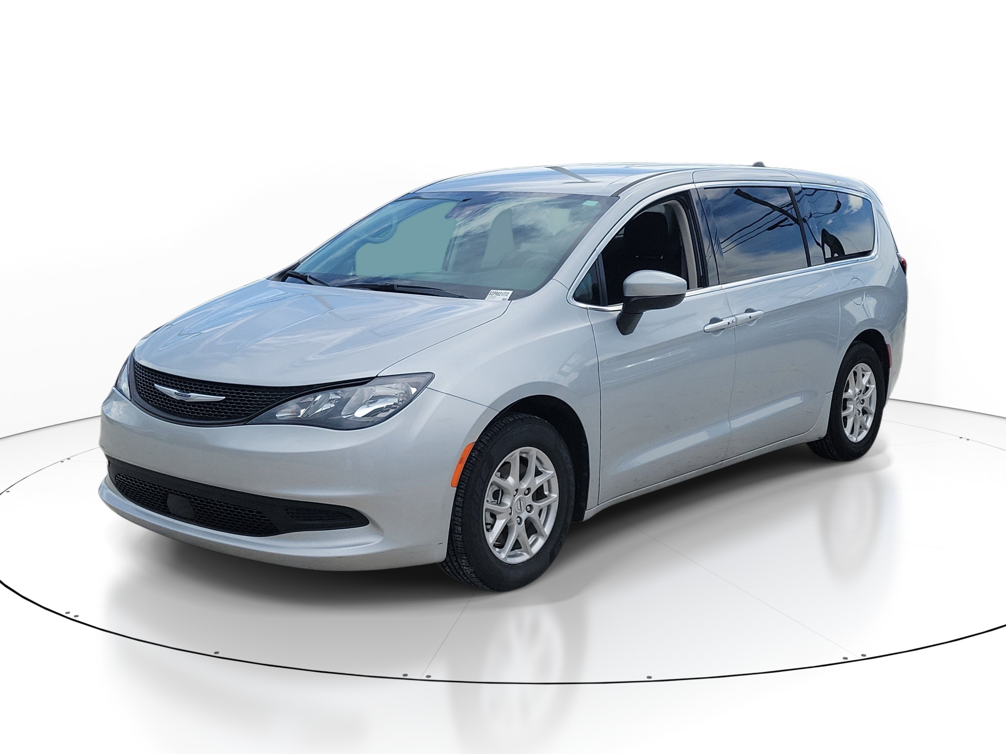 Used 2023 Silver Mist Clearcoat Chrysler LX image 3