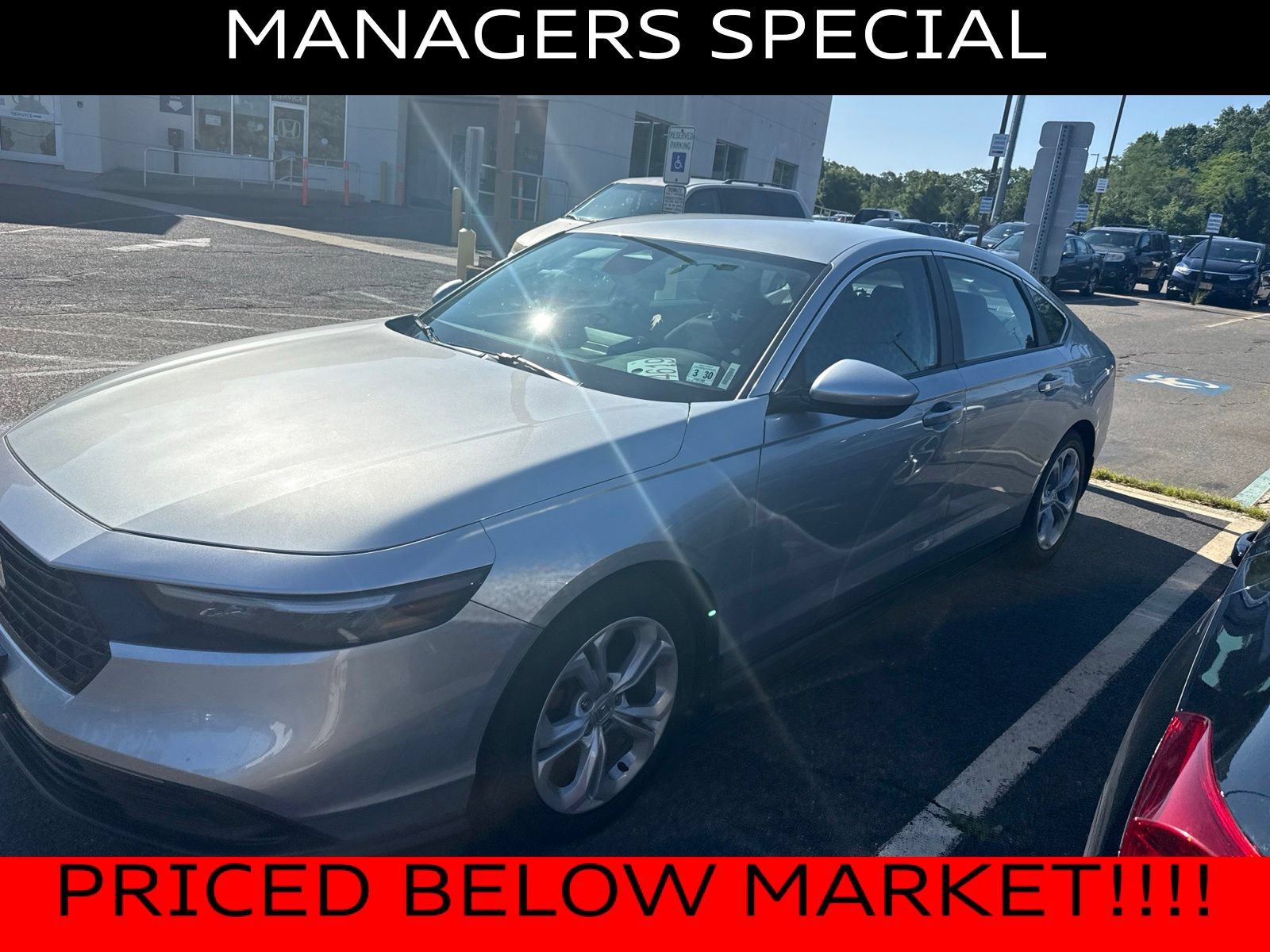 Certified Used 2025 Solar Silver Metallic Honda LX image 31