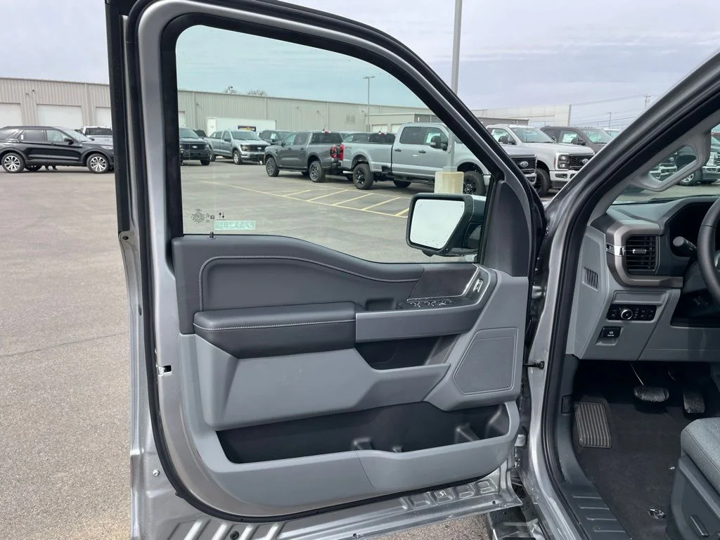 2025 Ford F-150 XLT - Photo 26